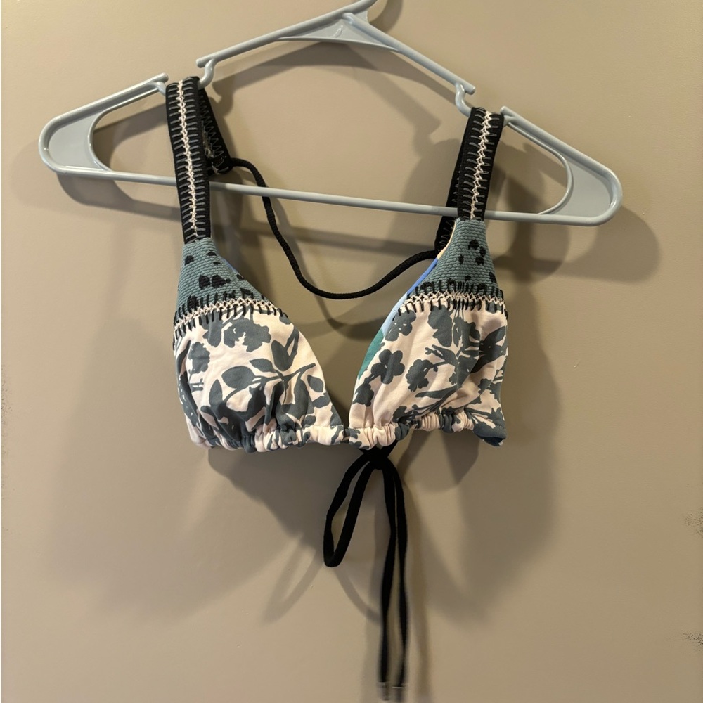 Reversible bathing suite